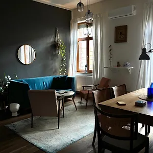 https://krakw-piano-apartment.krakowhotelspoland.com